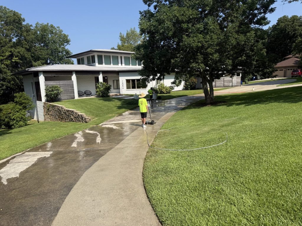 Driveway & Sidewalk Pressure Washing in Monte Vedra – South Huntsville, AL