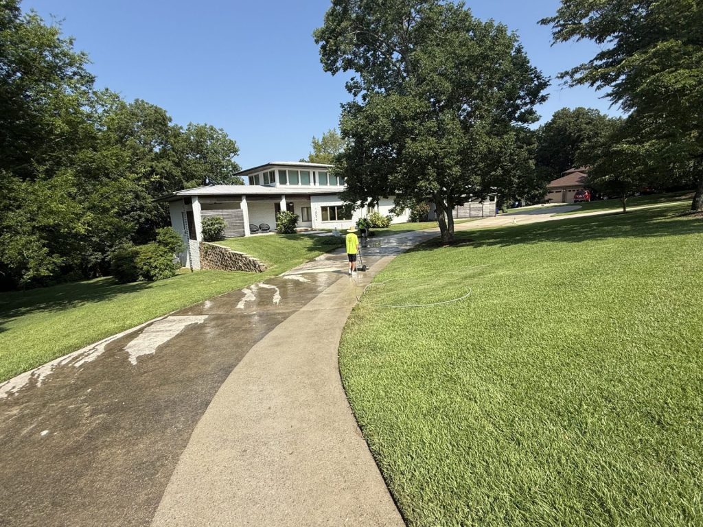 Professional Pressure Washing Driveway Huntsville Alabama
